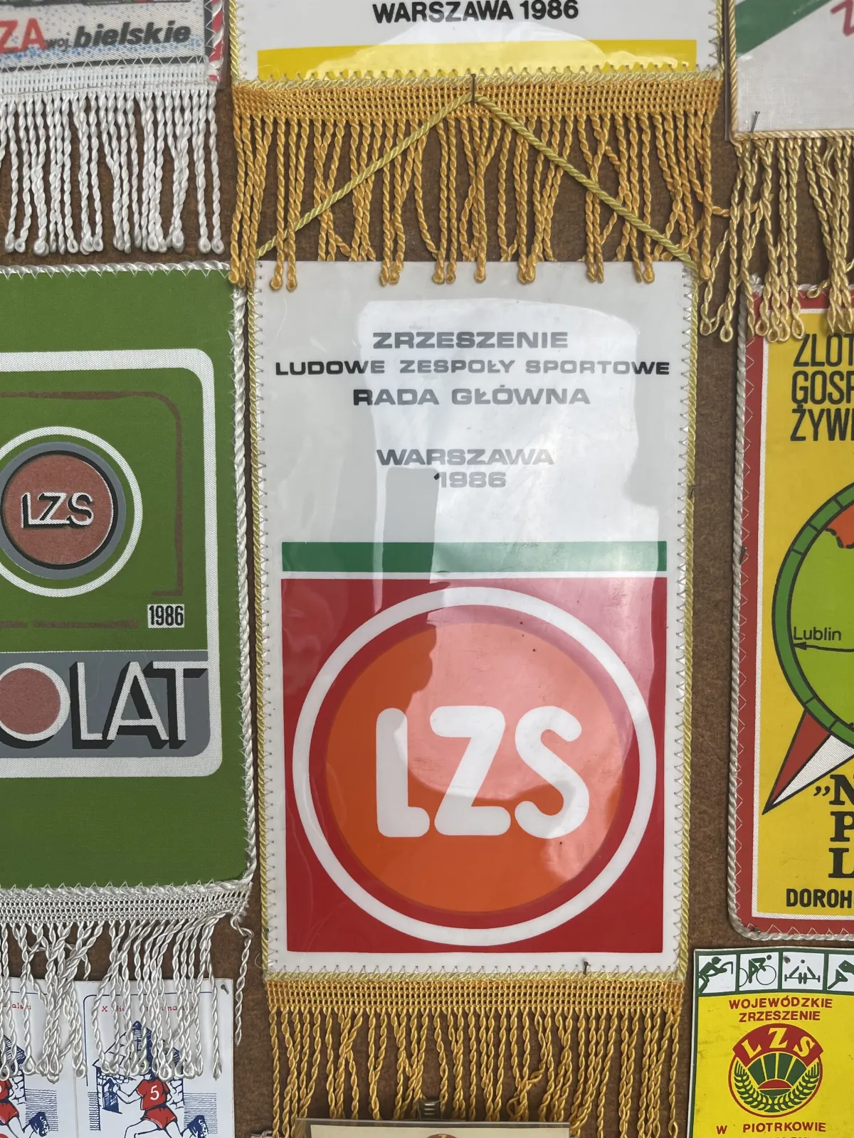 Proporczyk Zrzeszenia Ludowych Zespołów Sportowych z 1986 roku