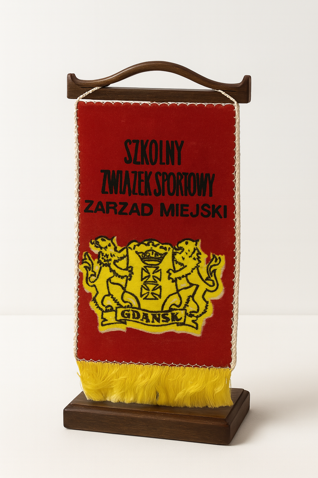 Proporczyk Szkolnego Związku Sportowego z Gdańska.