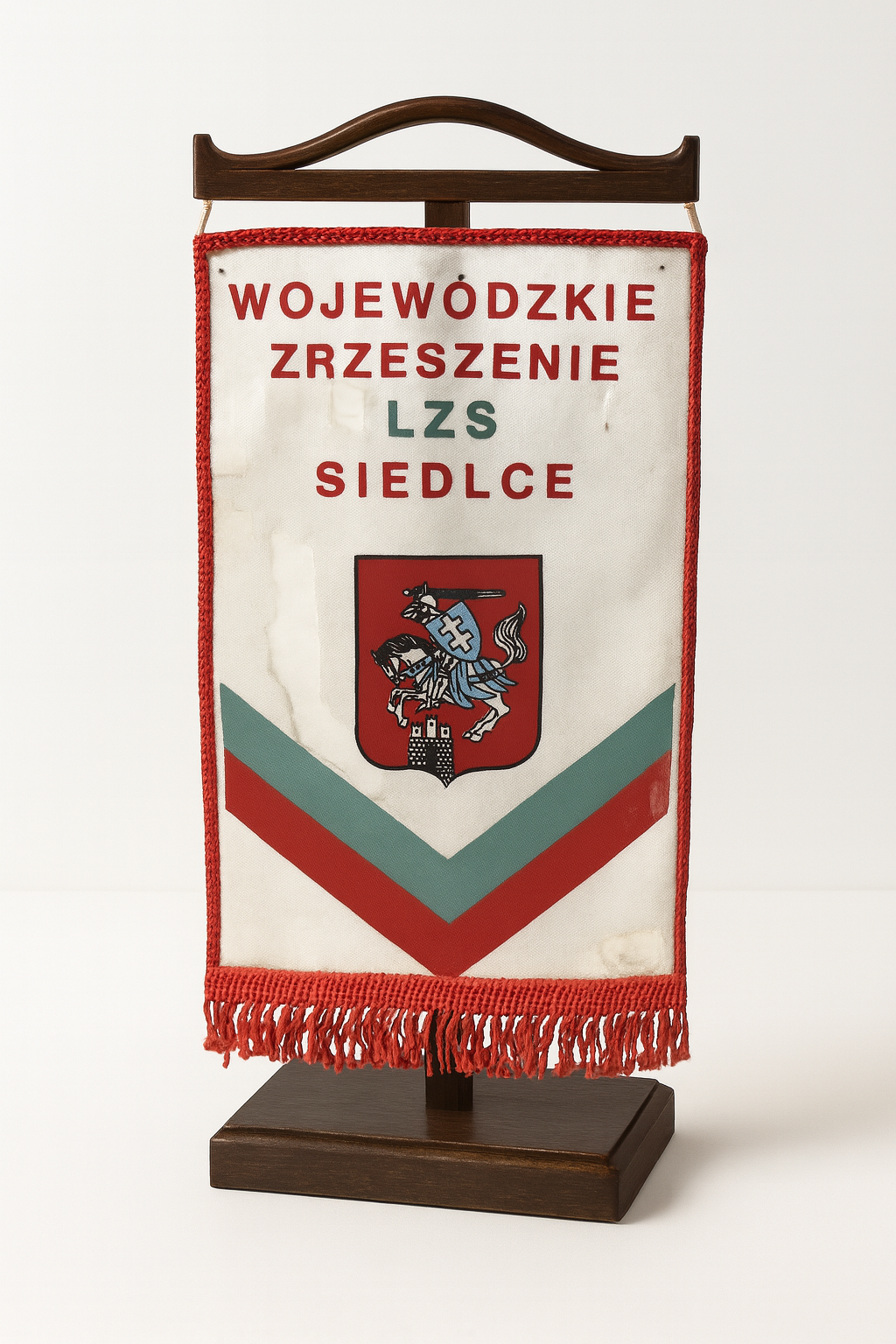 Proporczyk Wojewódzkiego Zrzeszenia LZS Siedlce z herbem miasta.
