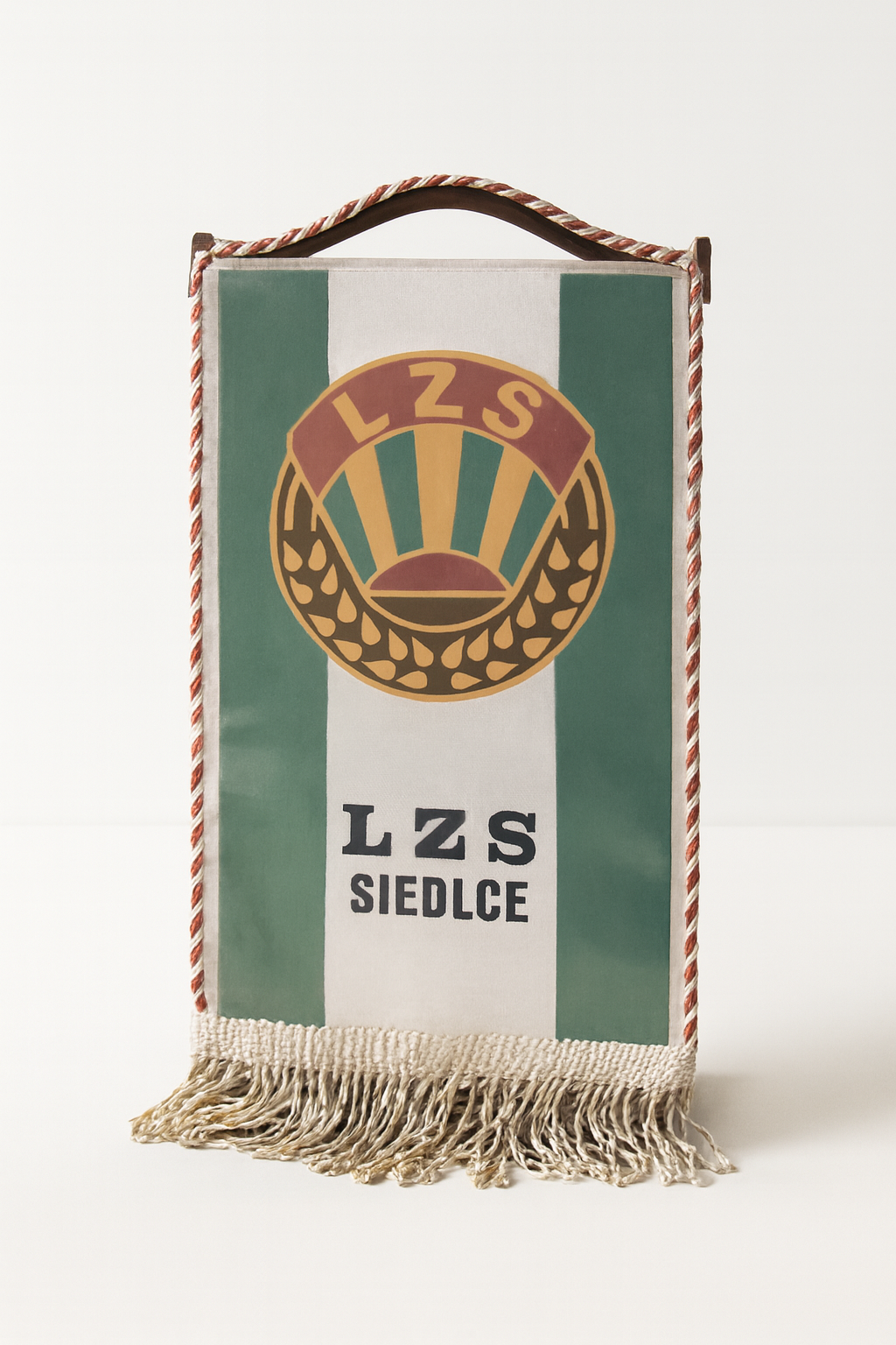 Proporczyk LZS Siedlce z logo i barwami klubowymi.
