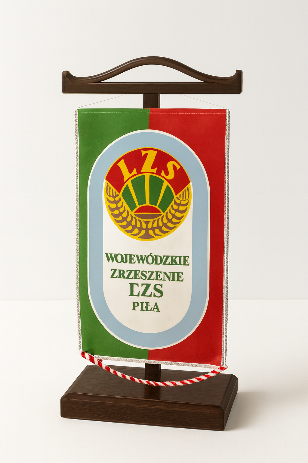 Proporczyk WZ LZS Piła w Muzeum Sportu Wiejskiego