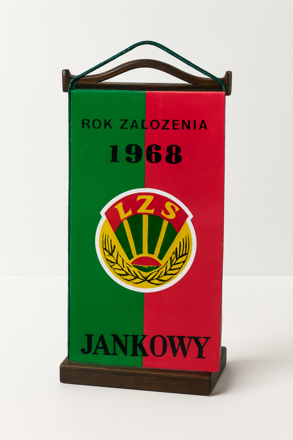Proporczyk klubu sportowego LZS Jankowy z 1968 roku.