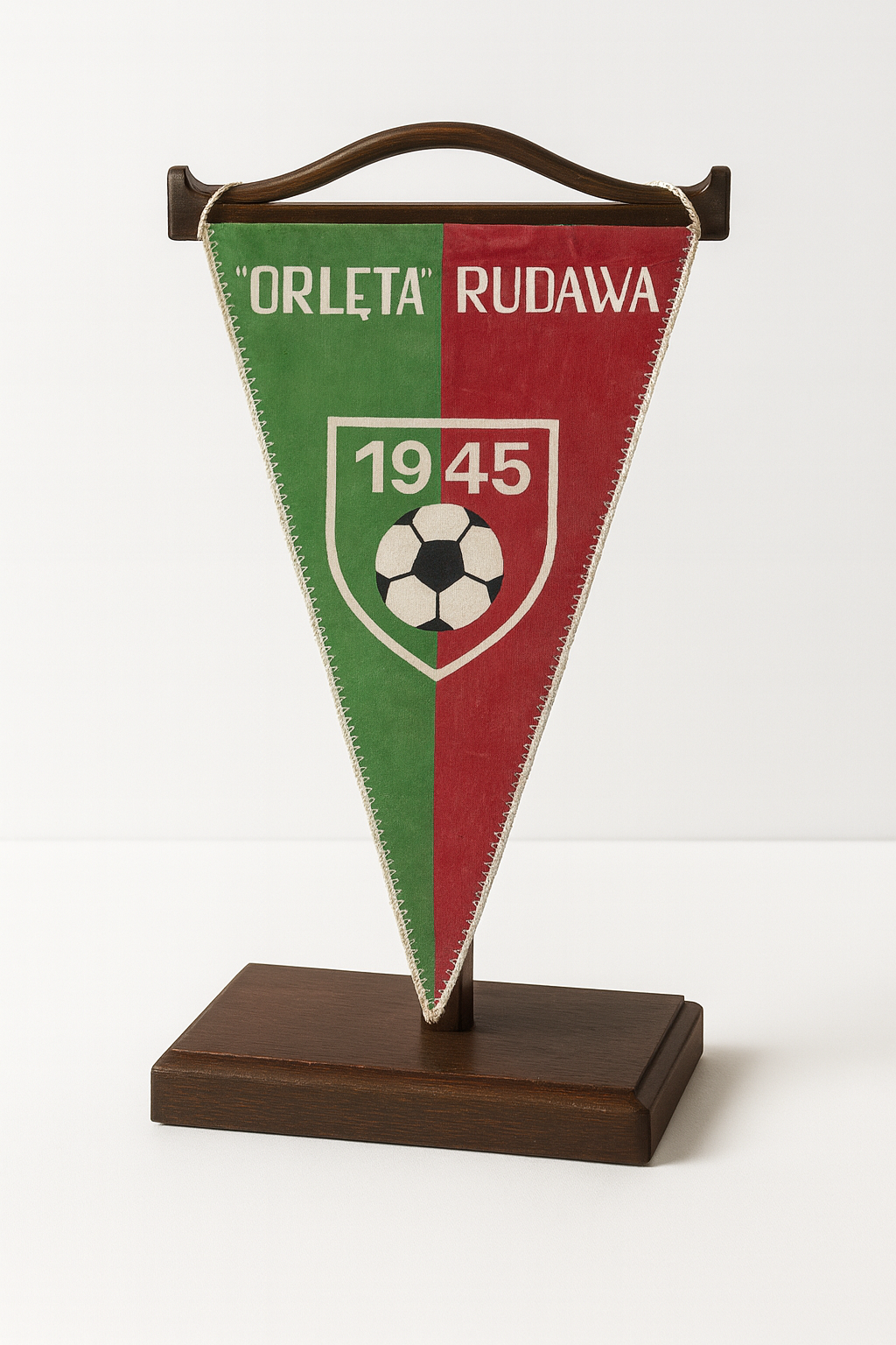 Proporczyk Orlęta Rudawa z 1945 roku