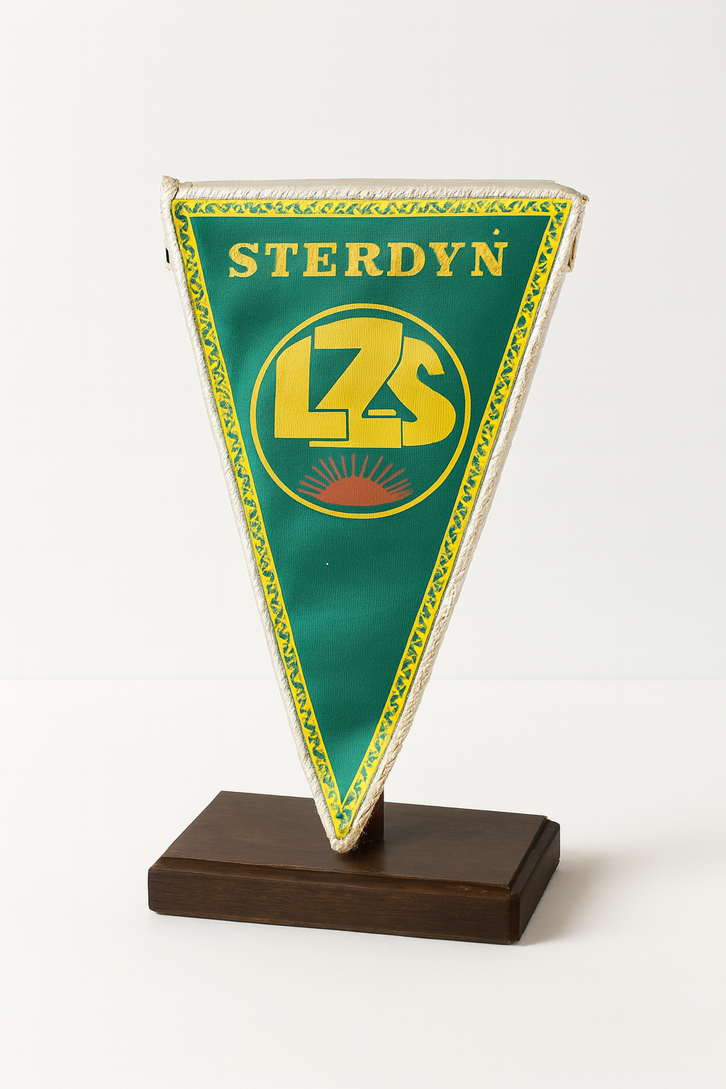 Proporczyk LZS Sterdyń - eksponat Muzeum Sportu Wiejskiego