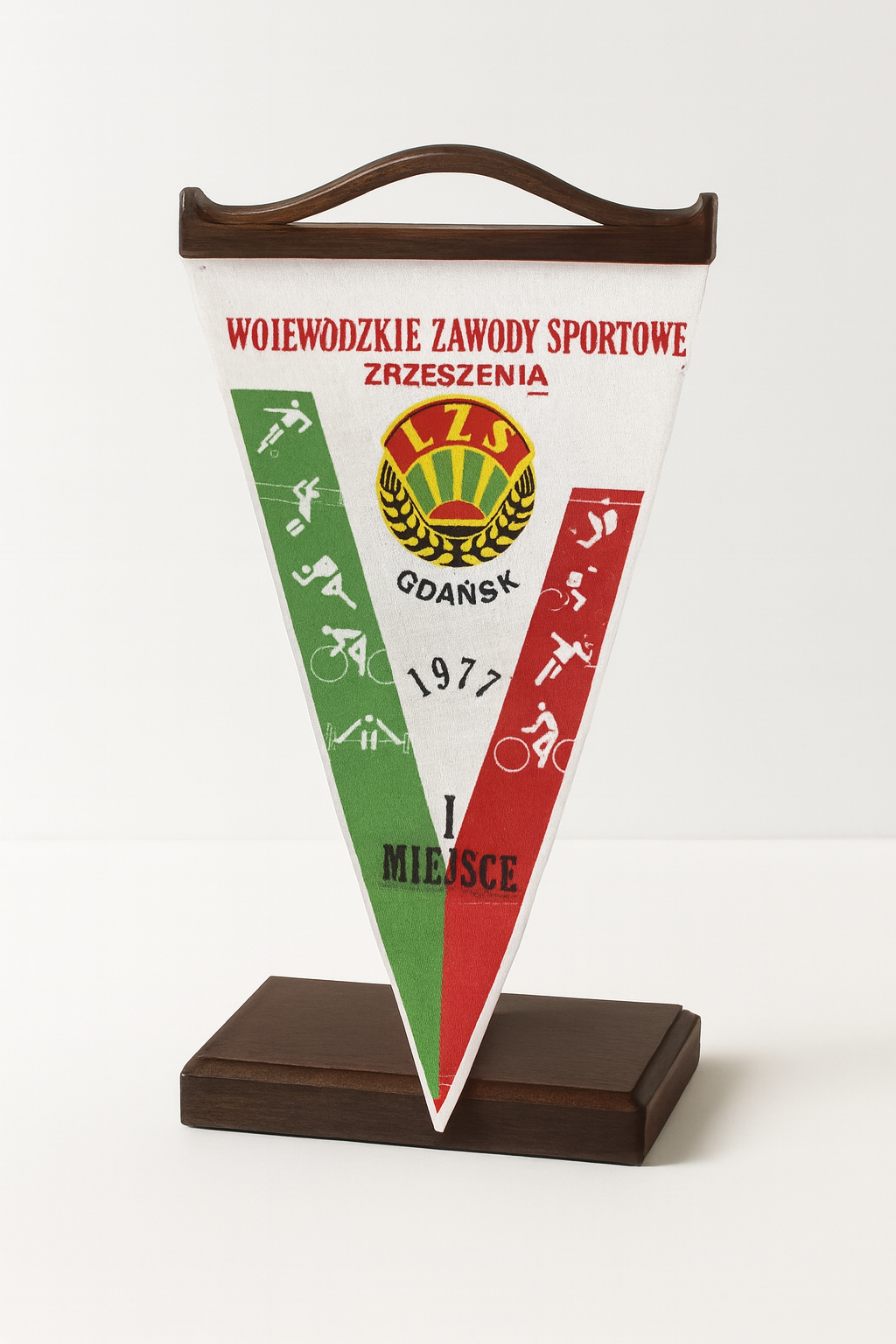 Proporczyk z Wojewódzkich Zawodów Sportowych Zrzeszenia LZS Gdańsk 1977