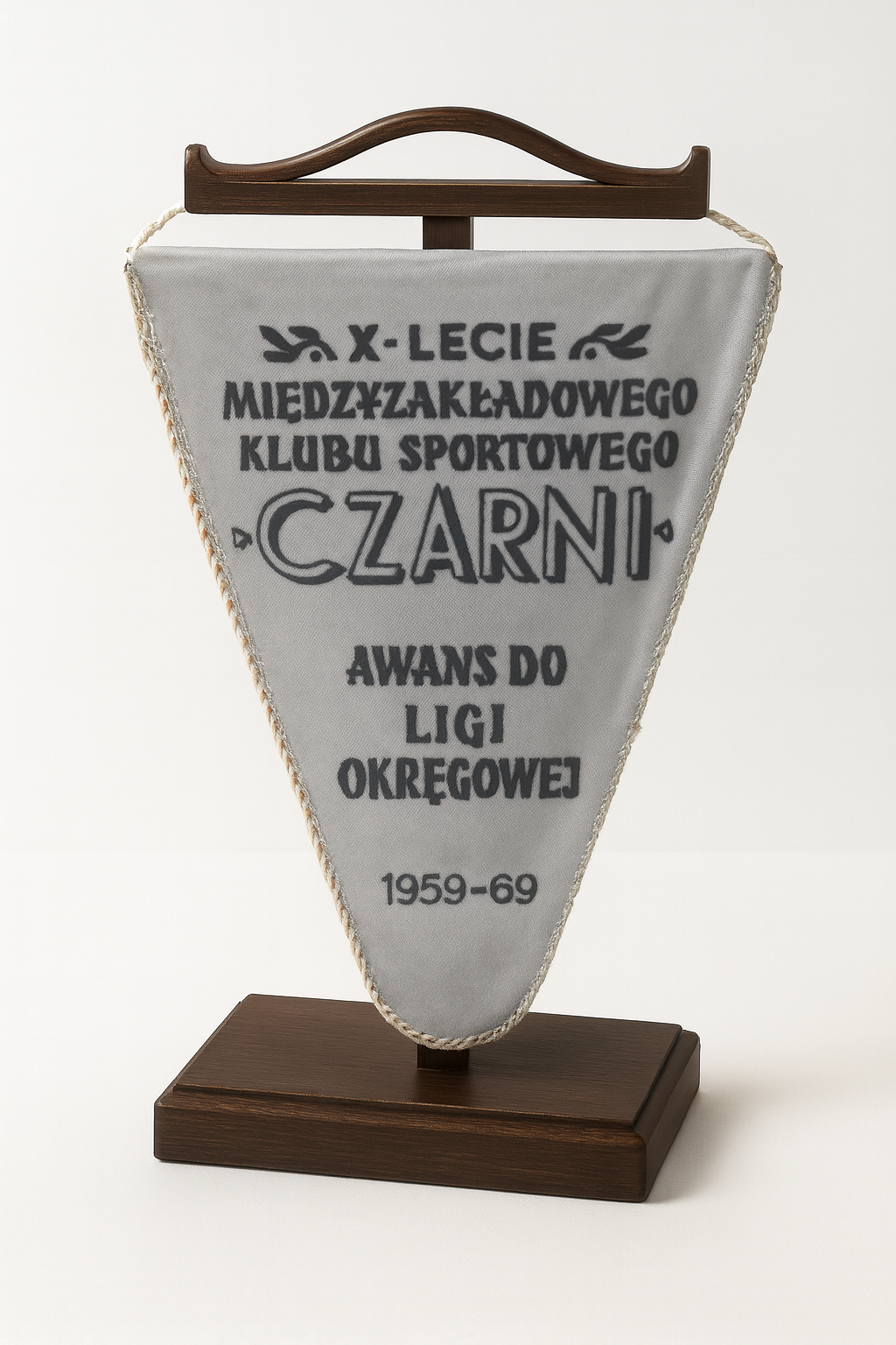 Proporczyk X-lecia Międzyzakładowego Klubu Sportowego Czarni Pruszcz Gdański