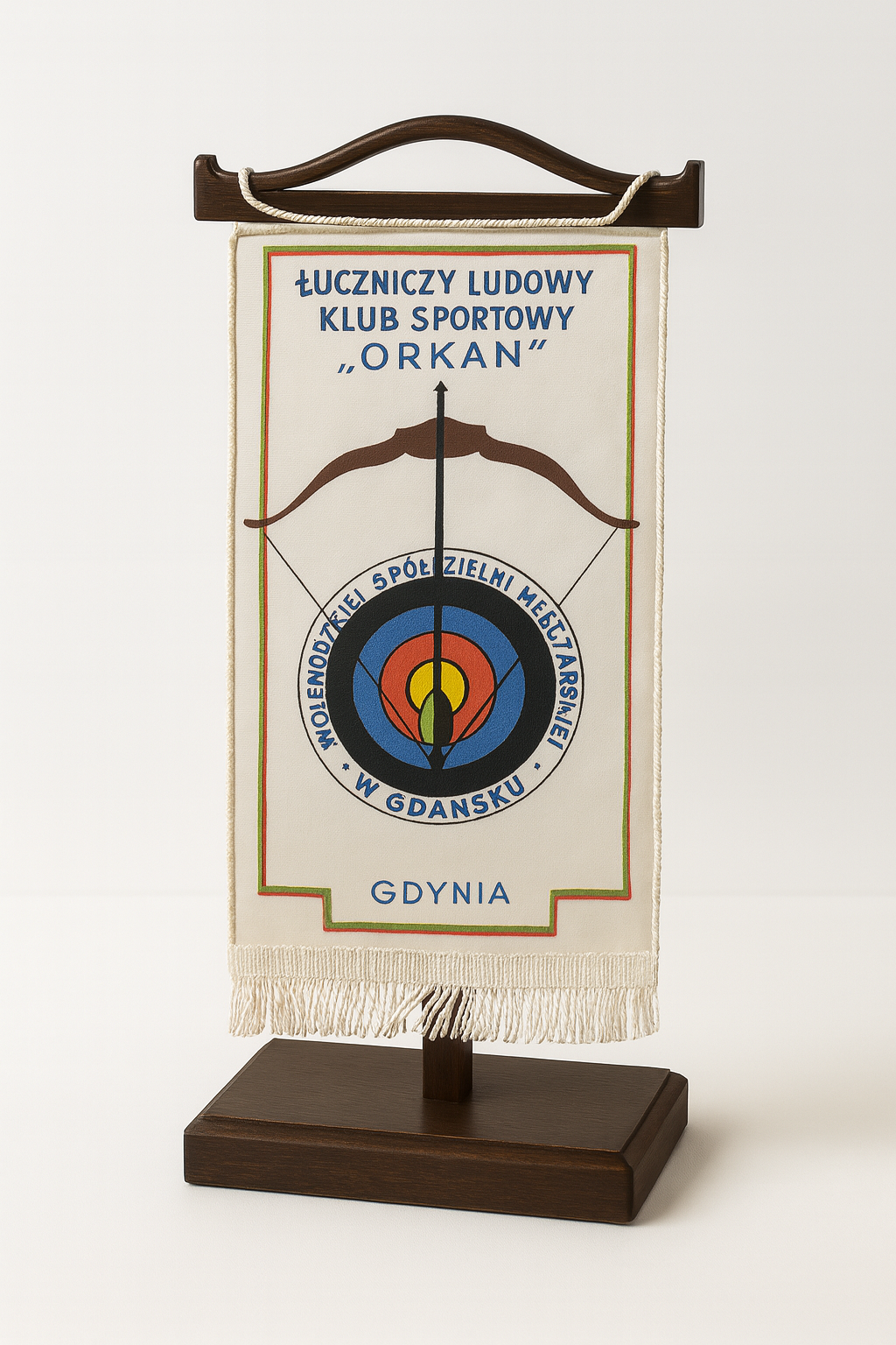 Proporczyk Łuczniczego Ludowego Klubu Sportowego Orkan z Gdyni