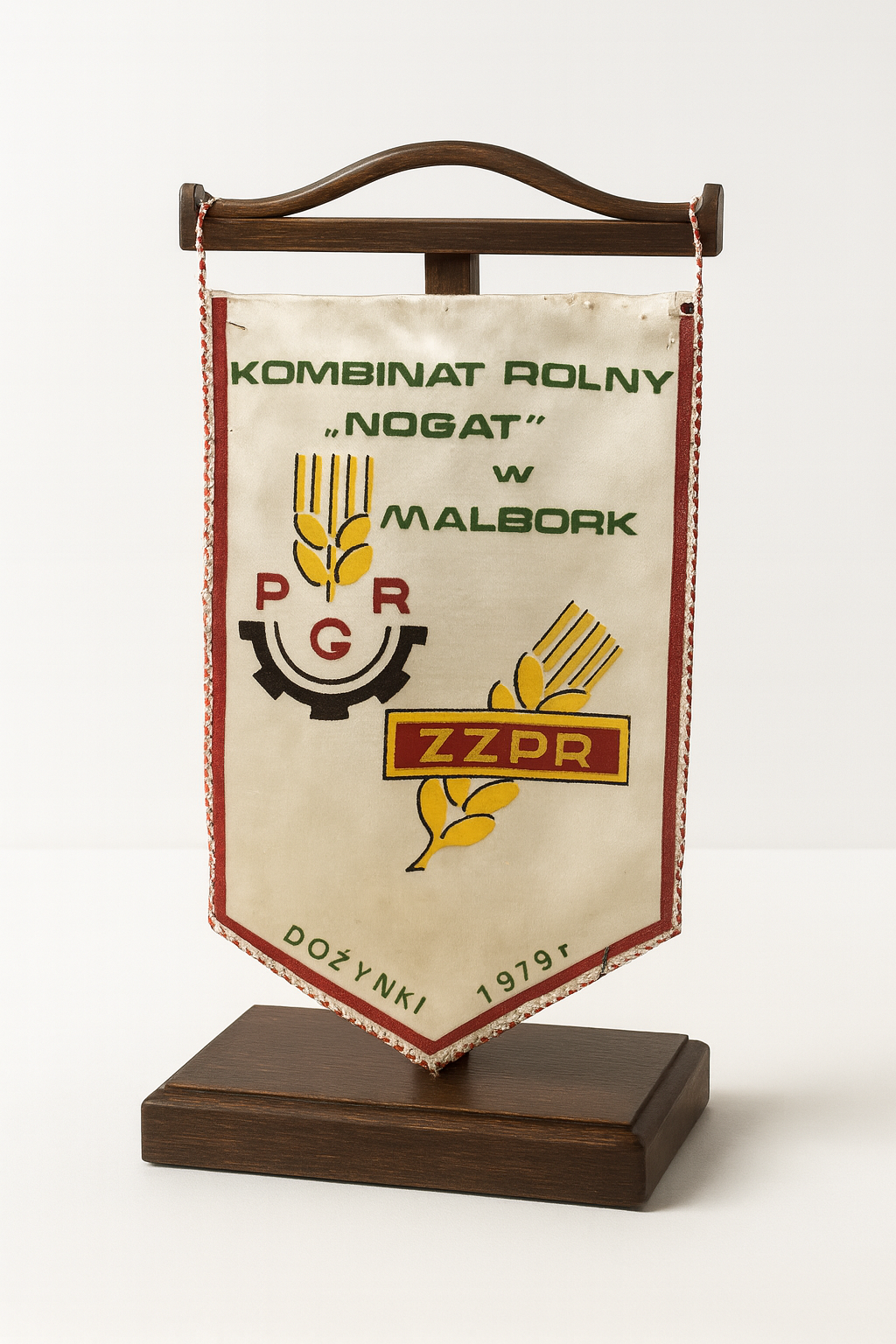 Proporczyk Kombinatu Rolnego „Nogat” w Malborku z Dożynek 1979 roku