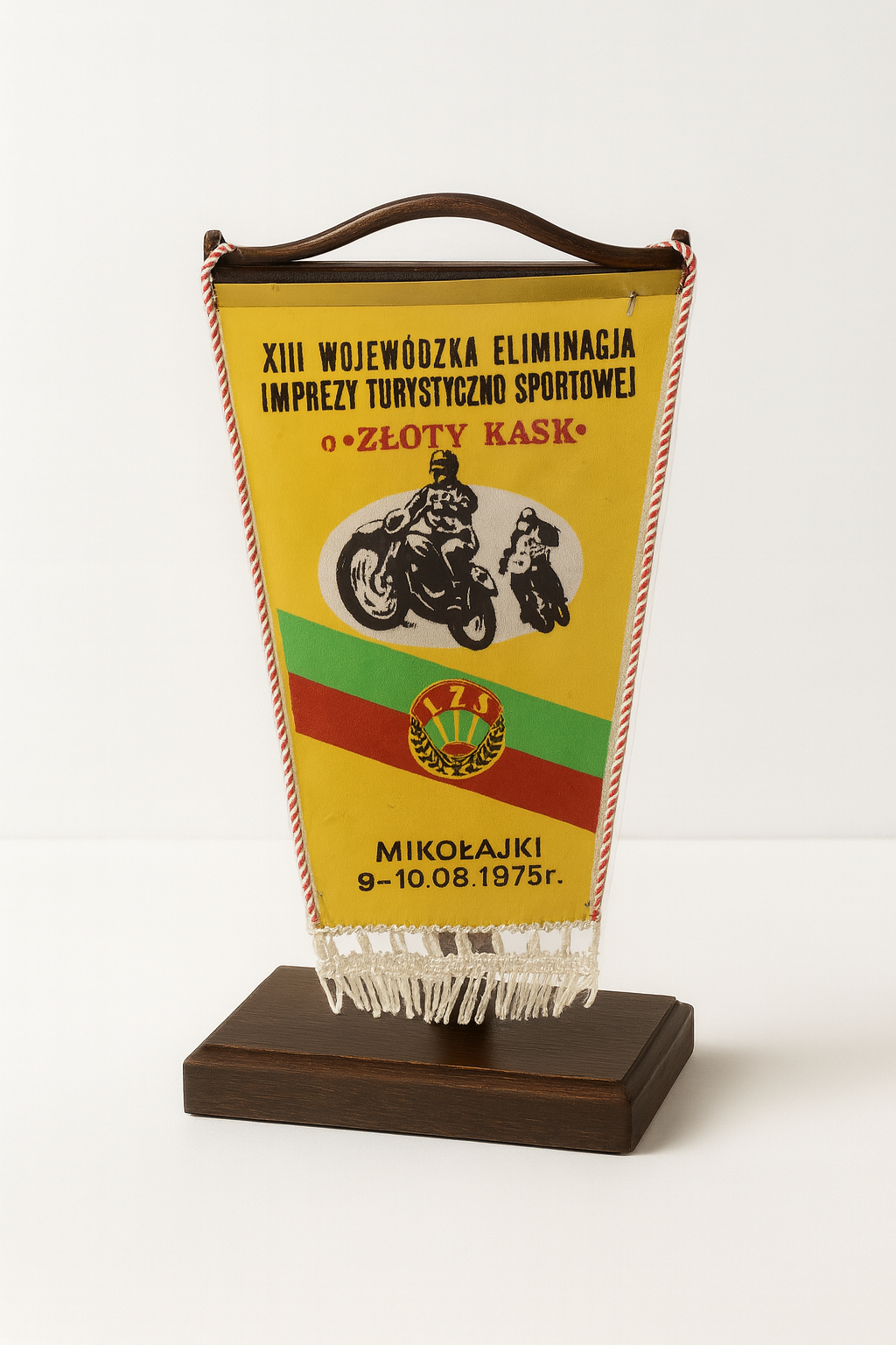 Proporczyk XIII Wojewódzkiej Eliminacji Imprezy Turystyczno-Sportowej o Złoty Kask z 1975 roku.