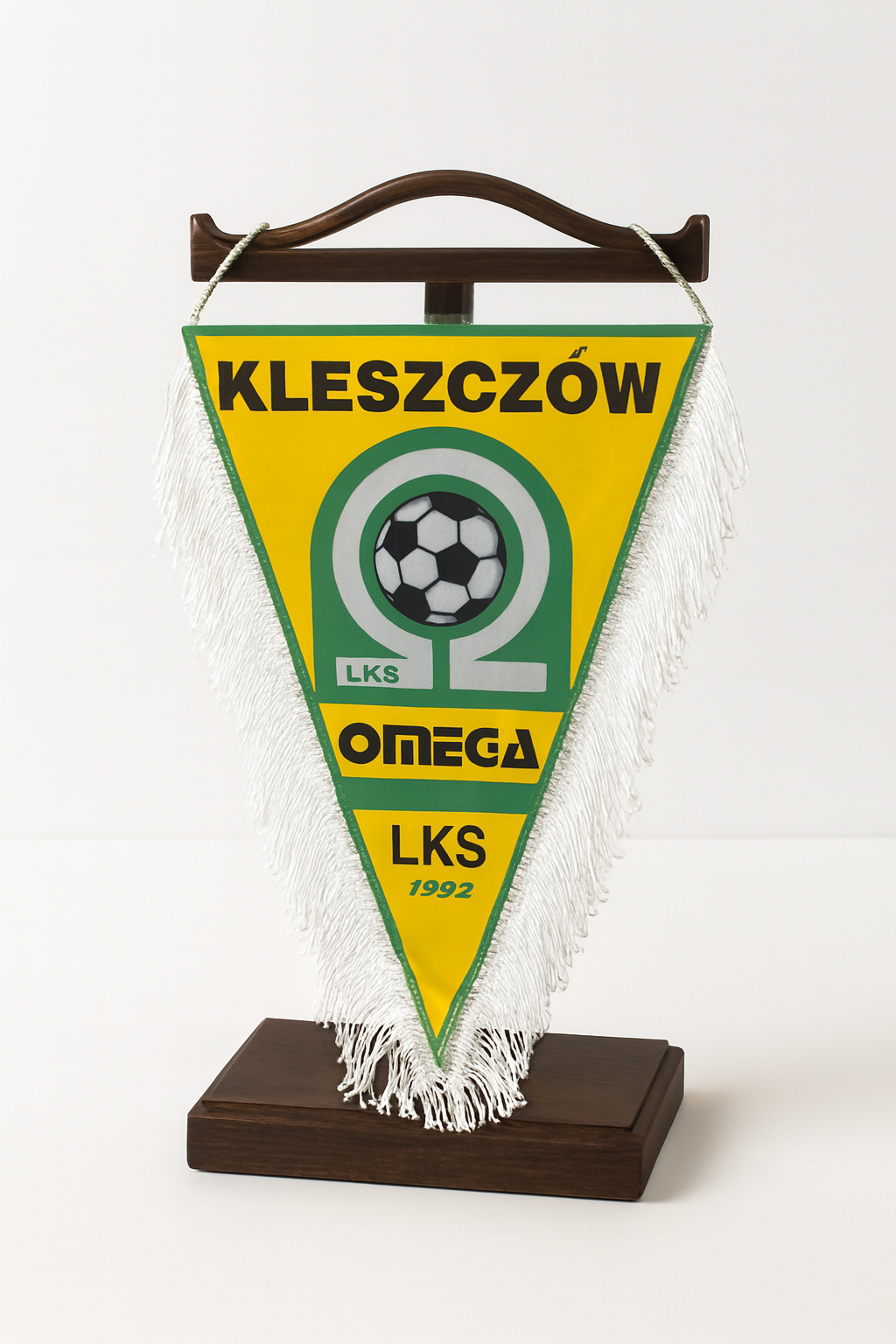 Proporczyk klubu LKS Omega Kleszczów z 1992 roku