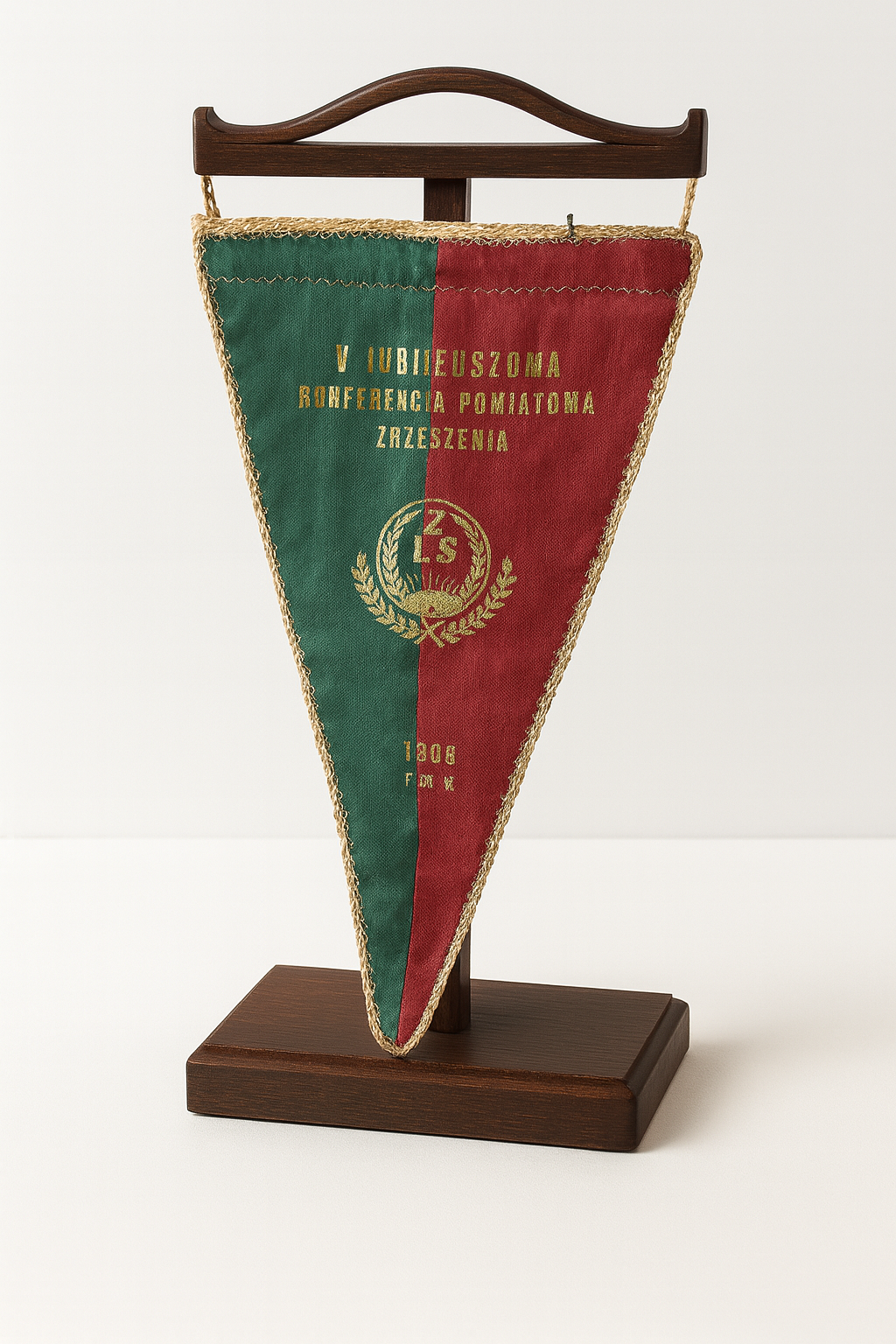 Proporczyk z V Jubileuszowej Konferencji Zrzeszenia LZS z 1963 roku