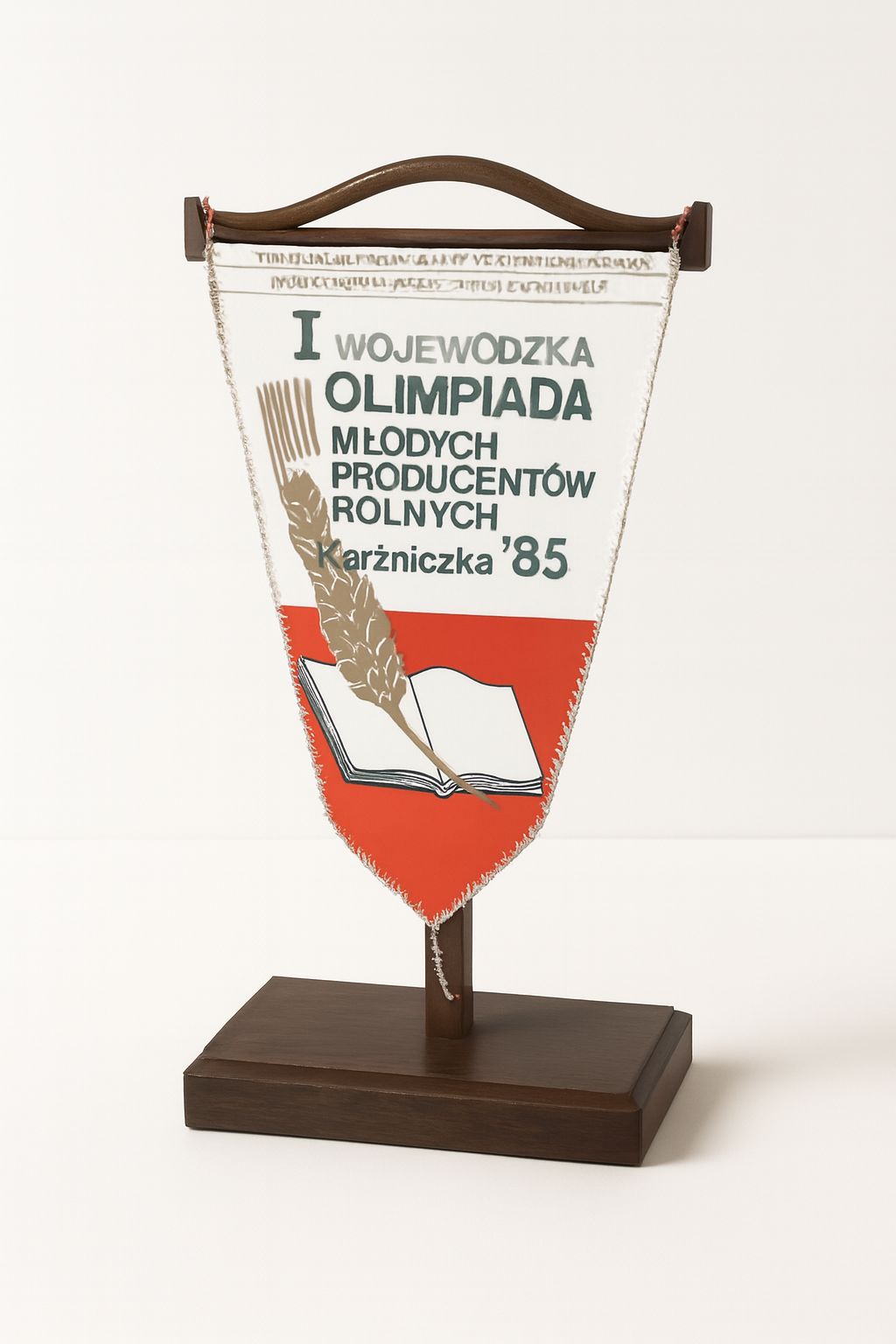 Proporczyk I Wojewódzkiej Olimpiady Młodych Producentów Rolnych Karżniczka 1985